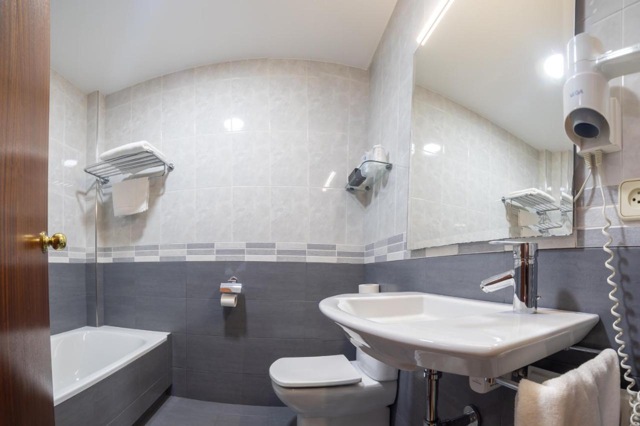 Hotel Europa Arteixo Buitenkant foto