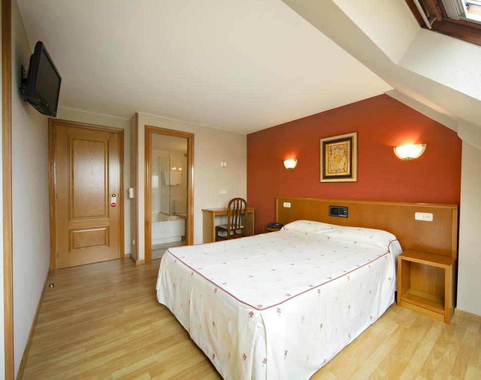 Hotel Europa Arteixo Buitenkant foto