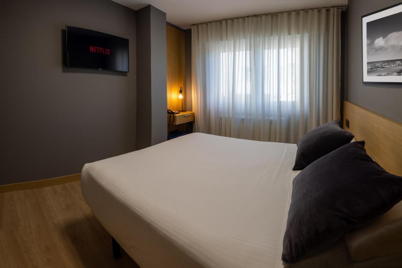 Hotel Europa Arteixo Buitenkant foto
