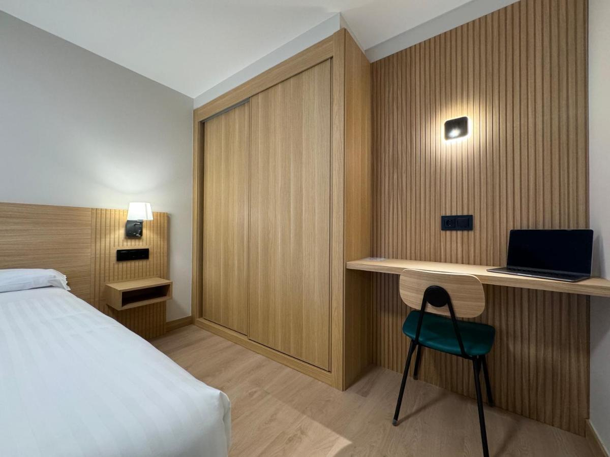 Hotel Europa Arteixo Buitenkant foto